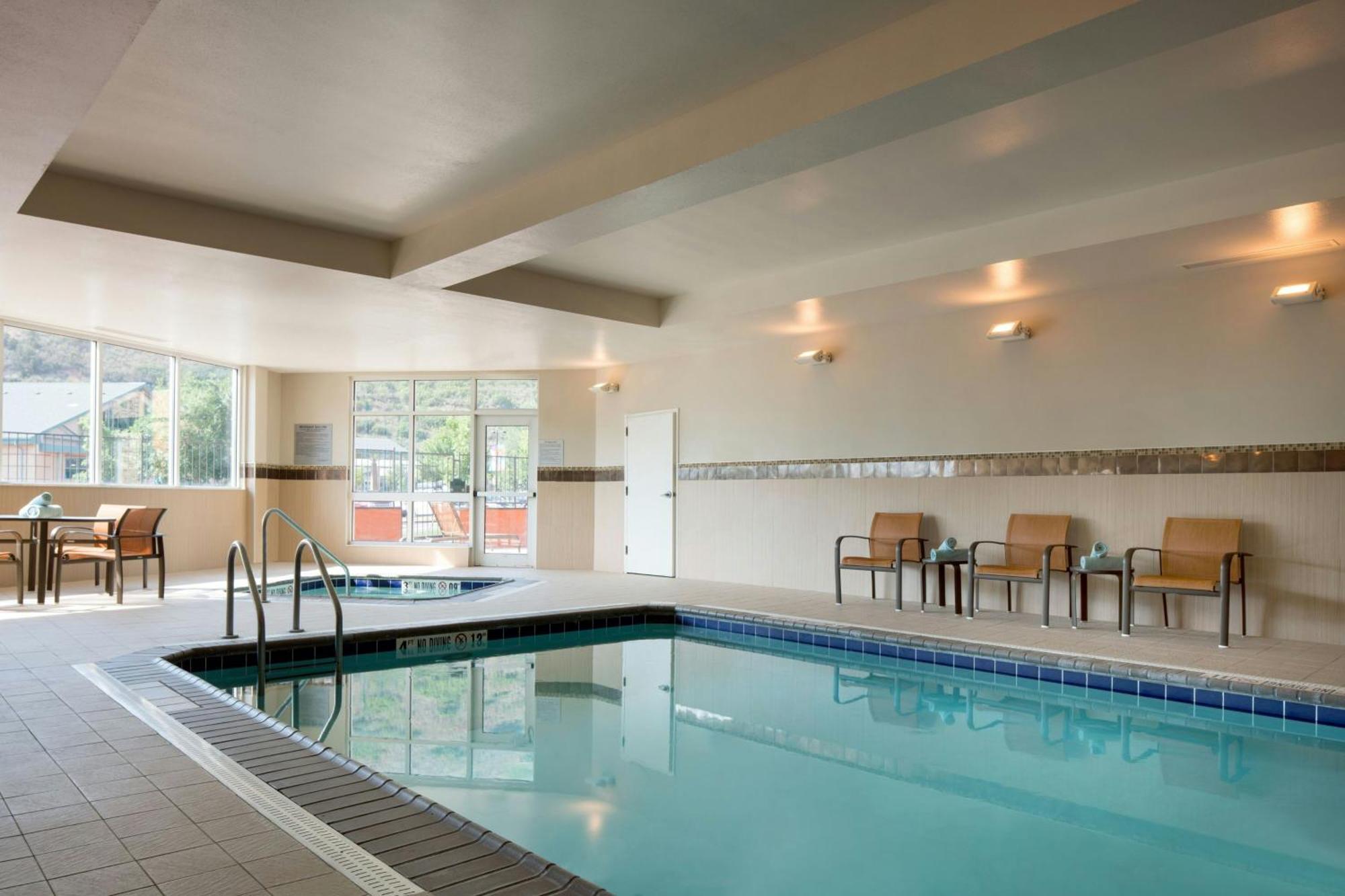 Hotel Courtyard By Marriott Glenwood Springs Exterior foto